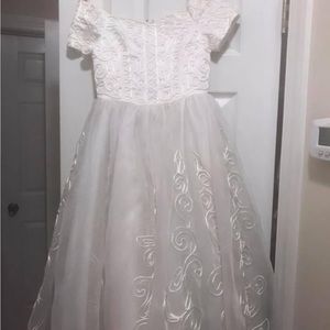 Girls size 8 tea length gown.